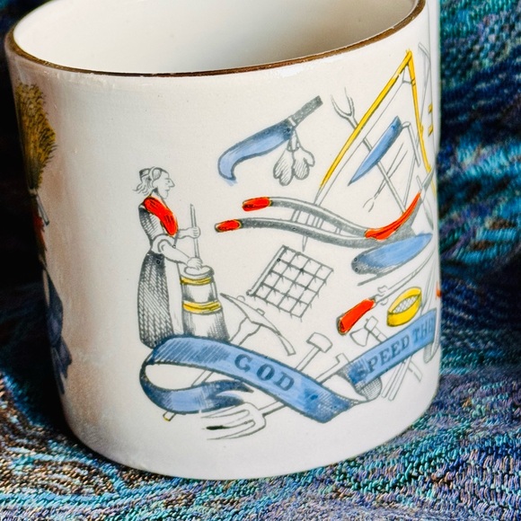 Vintage/antique teacup. Shipping not included in price. See photos for more. - Picture 4 of 5